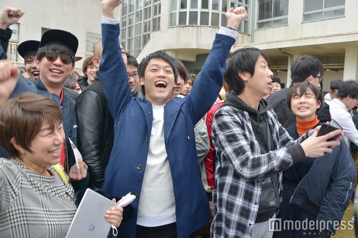 合否発表の瞬間 (C)モデルプレス