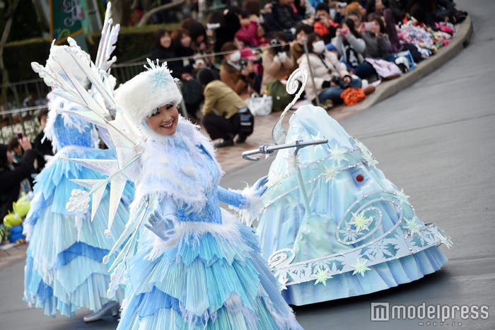 雪の精たち/「フローズンファンタジーパレード」(C)モデルプレス