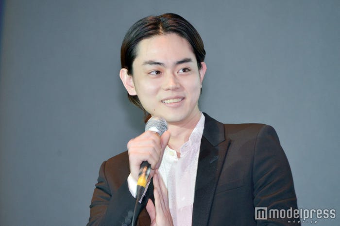 (C)モデルプレス