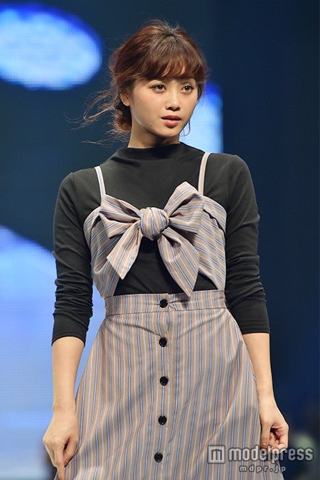 ハイネック／宮城舞