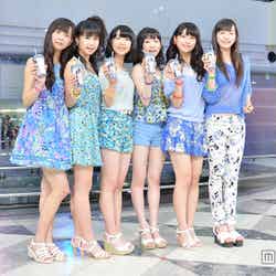 Juice＝Juice（ジュースジュース）（左から：宮崎由加、高木紗友希、大塚愛菜、宮本佳林、金澤朋子、植村あかり）