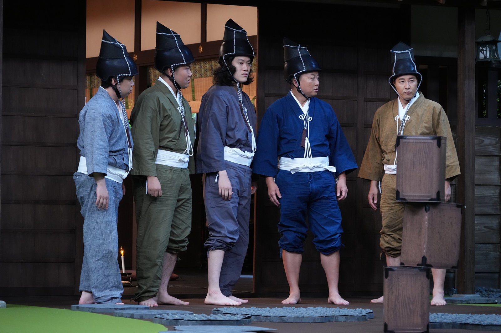 「鎌暗殿の5人」（左から）せいや、岡部大、粗品、松尾駿、長田庄平（C）フジテレビ