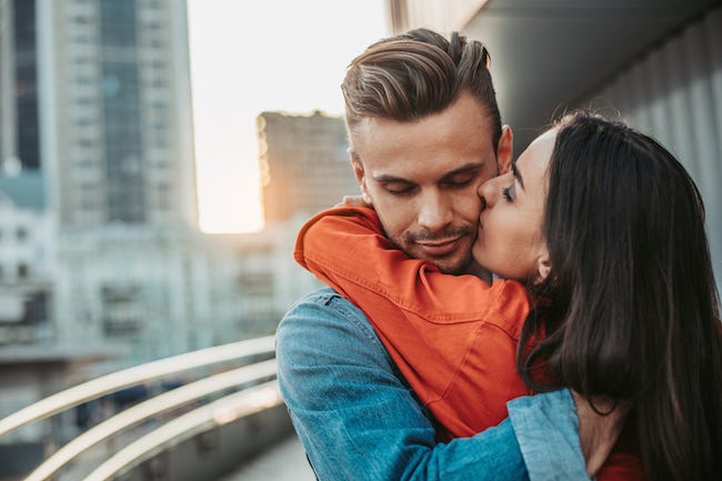 彼氏がキスを避ける 彼女に言えない男性の本音3つ モデルプレス