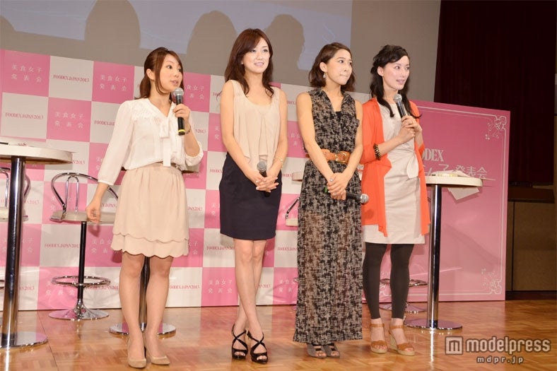 「FOODEX美食女子」（左から：真鍋摩緒、近藤しづか、佐々木依里、高瀬媛子）