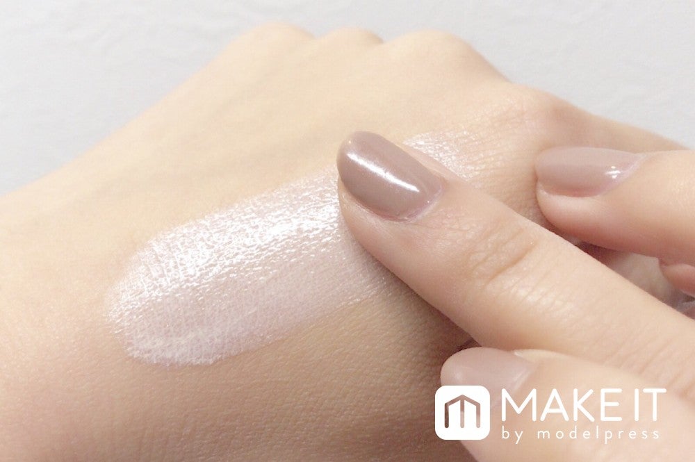 【セザンヌ】「皮脂テカリ防止下地」使用 (C)メイクイット