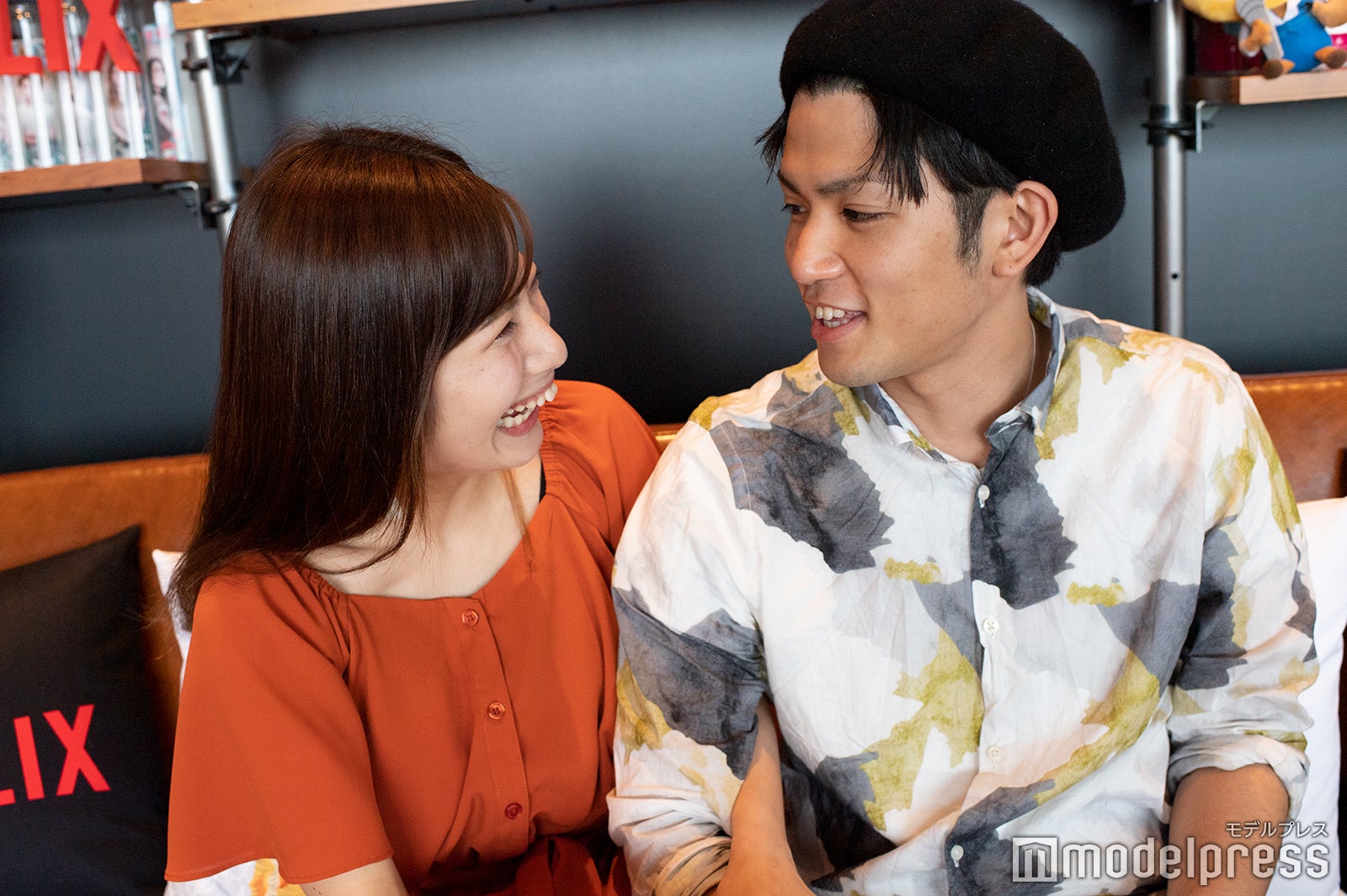 インタビュー中もじゃれあってラブラブだったでっぱりん、じゅんき（C）モデルプレス