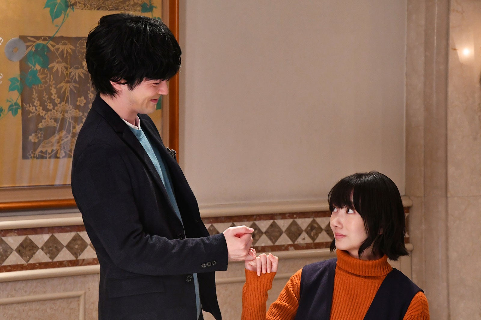 ＜愛しい嘘～優しい闇～ 第1話＞望緒（波瑠）、初恋の人・雨宮（林遣都）と再会 モデルプレス