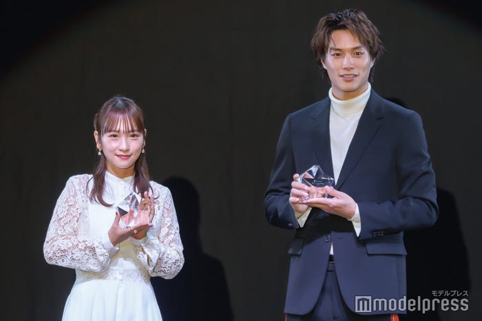 川栄李奈、鈴木伸之(C)モデルプレス