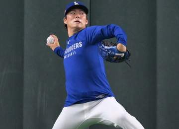 山本由伸 前日調整の姿が異様 薄暗い通路で独特シャドーピッチ 球団専属カメラマンが撮影 重要な首位攻防初戦で先発