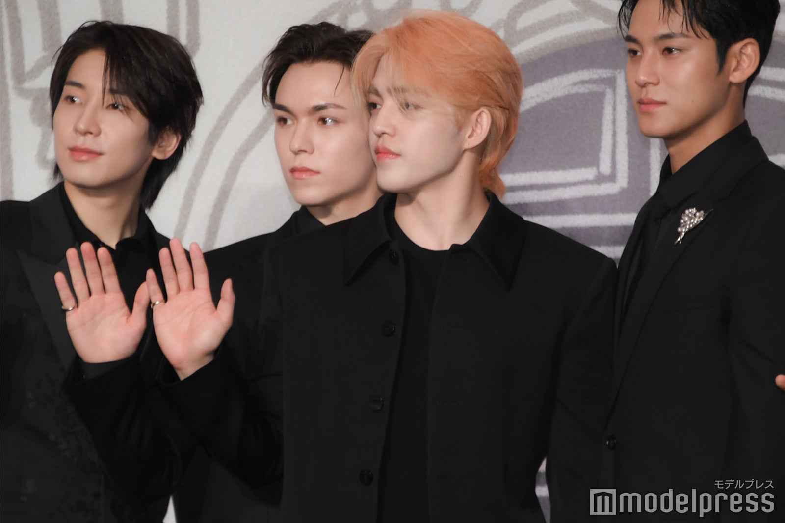 WONWOO（ウォヌ）、
VERNON（バーノン）、DK（ドギョム）、MINGYU（ミンギュ）（C）モデルプレス