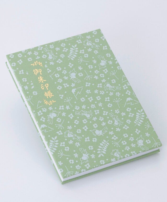 ピーターラビットや富士山、花々が描かれた御朱印帳1200円