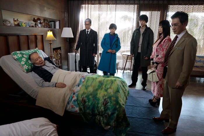 橋爪功、唐沢寿明、鈴木保奈美、上杉柊平、MEGUMI、安井順平「プライベートバンカー」第6話(C)テレビ朝日