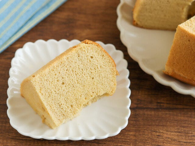 米粉のシフォンケーキ　カットしたもの