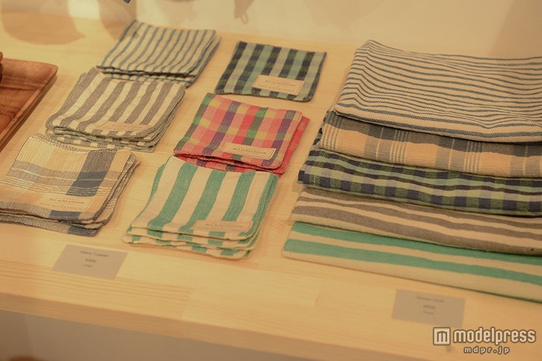 シンプル部屋のアクセントに