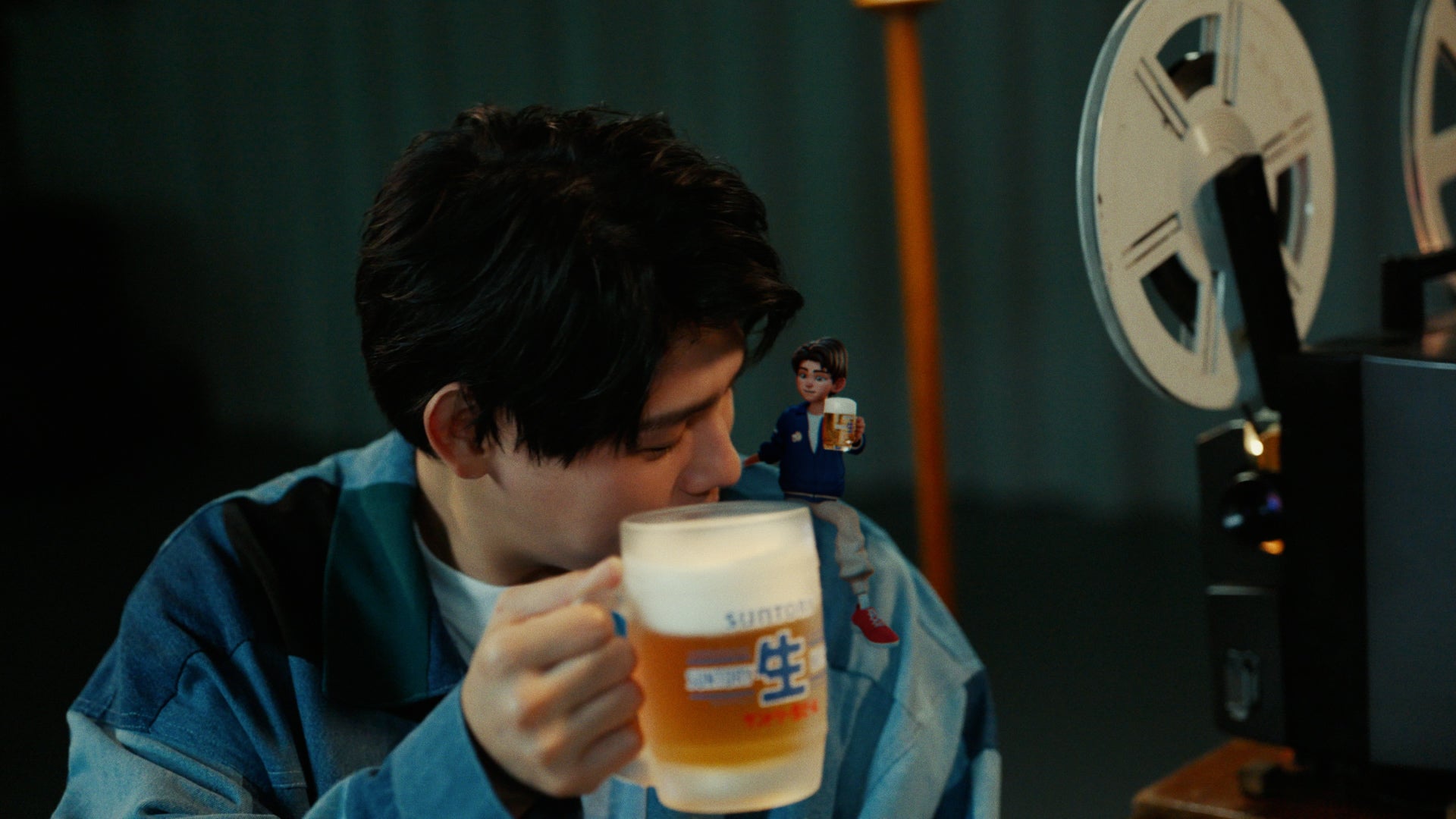 新WEBムービー「サン生と楽曲作ったよ」篇より（提供写真）