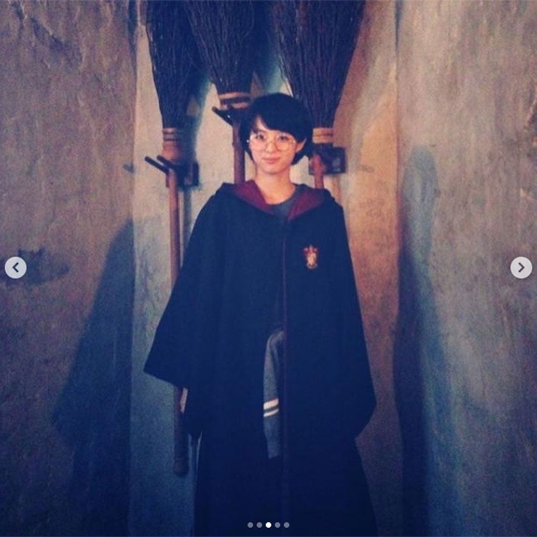 清野菜名、19歳当時の“初出しショット”公開 ハリーポッターコスプレでUSJ満喫