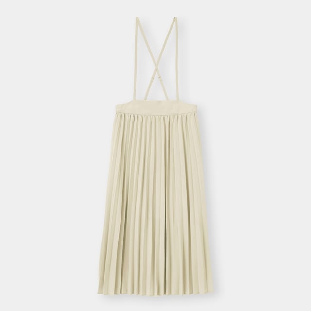 ベージュのサス付きプリーツスカート