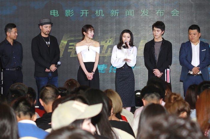 (左から)李松泽監督、葉山豪、童苡萱、後藤郁、于效辰、呂庆刚