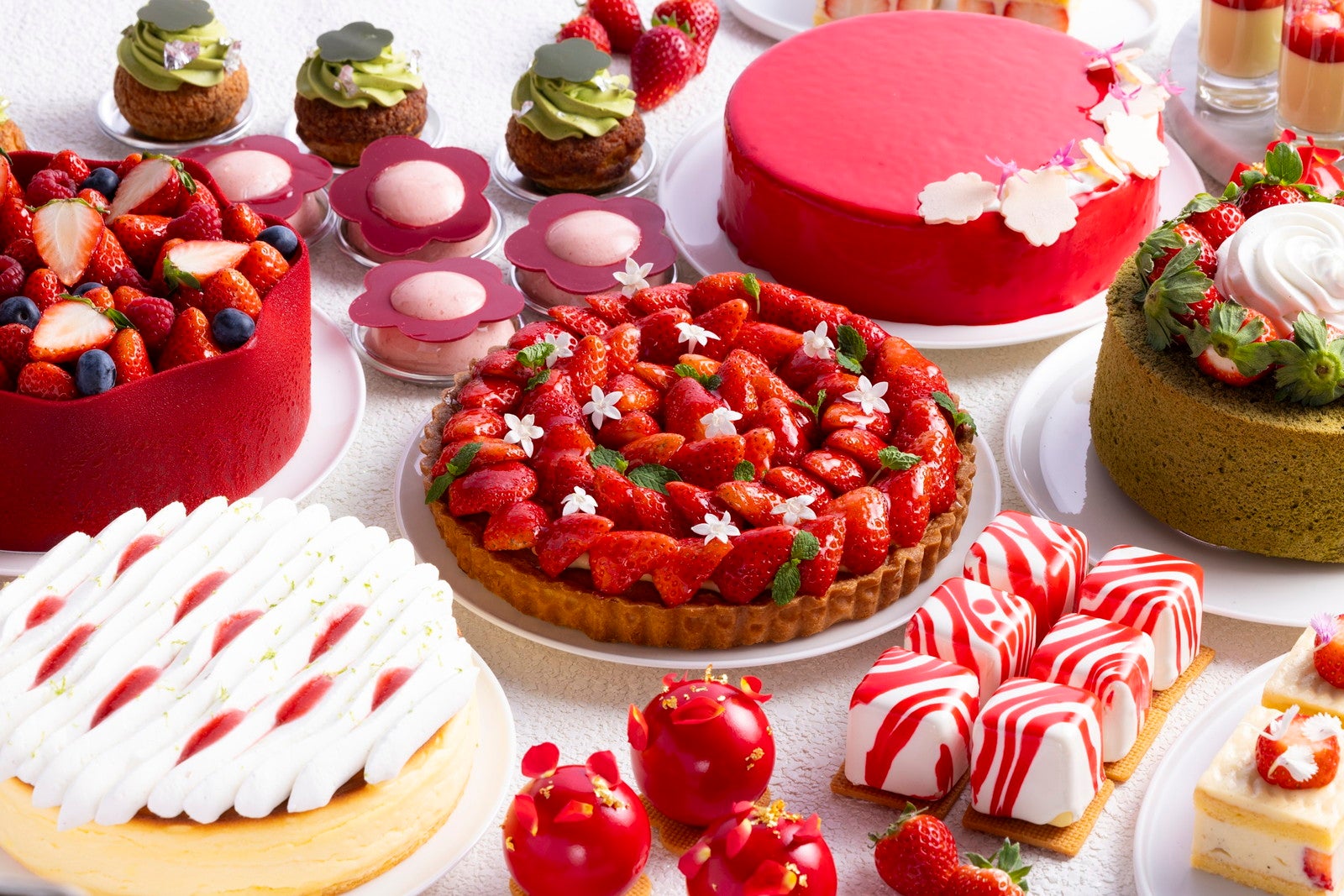 ヒルトン京都「ストロベリー ハーベストビュッフェ」初開催 スイーツ20種＆京都産いちごを堪能