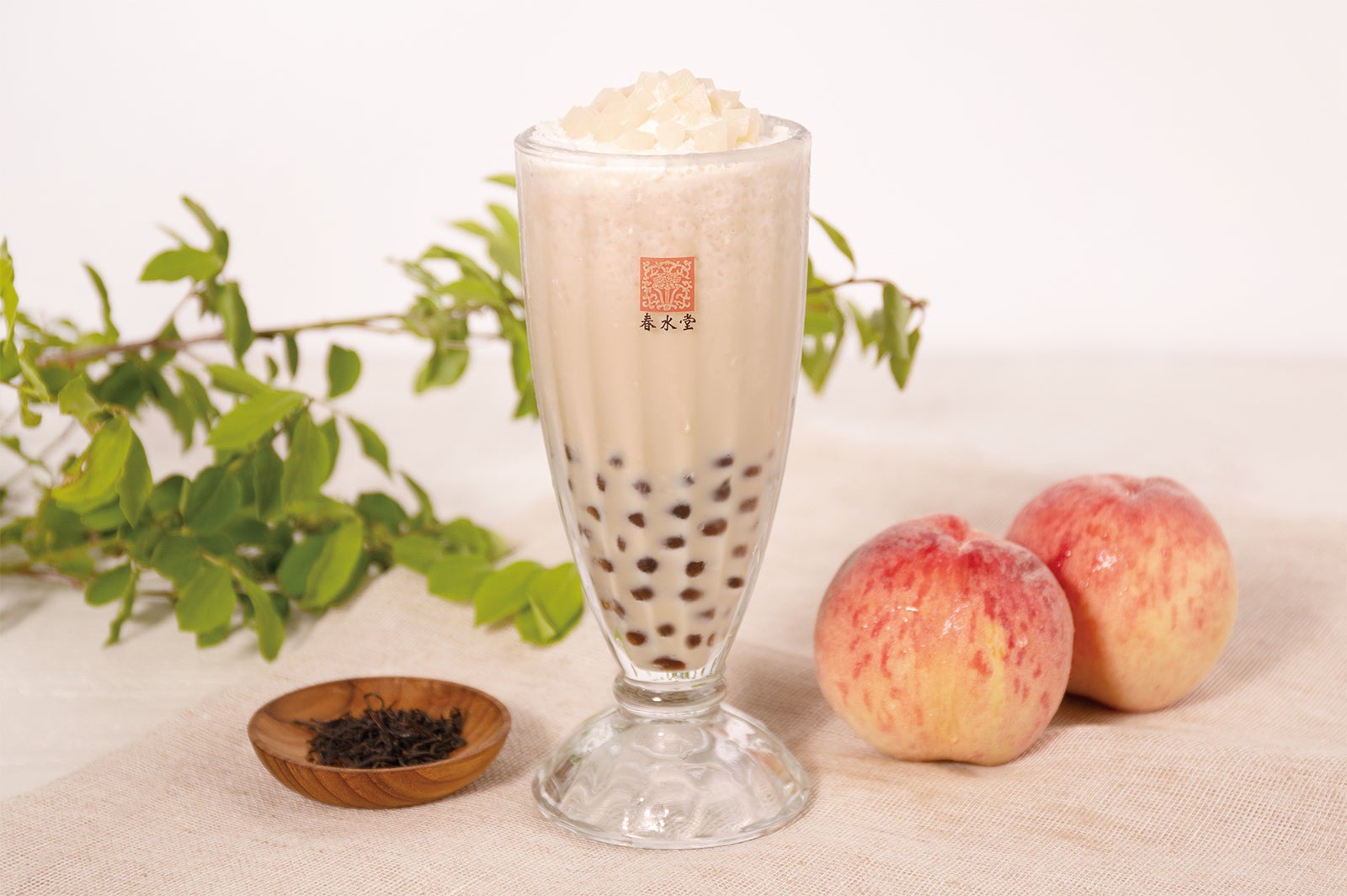 春水堂「タピオカ白桃ミルクティー」復活、白桃風味の紅茶×たっぷりクリーム