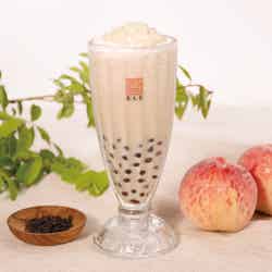 「タピオカ白桃ミルクティー」650円(税抜)/画像提供:春水堂