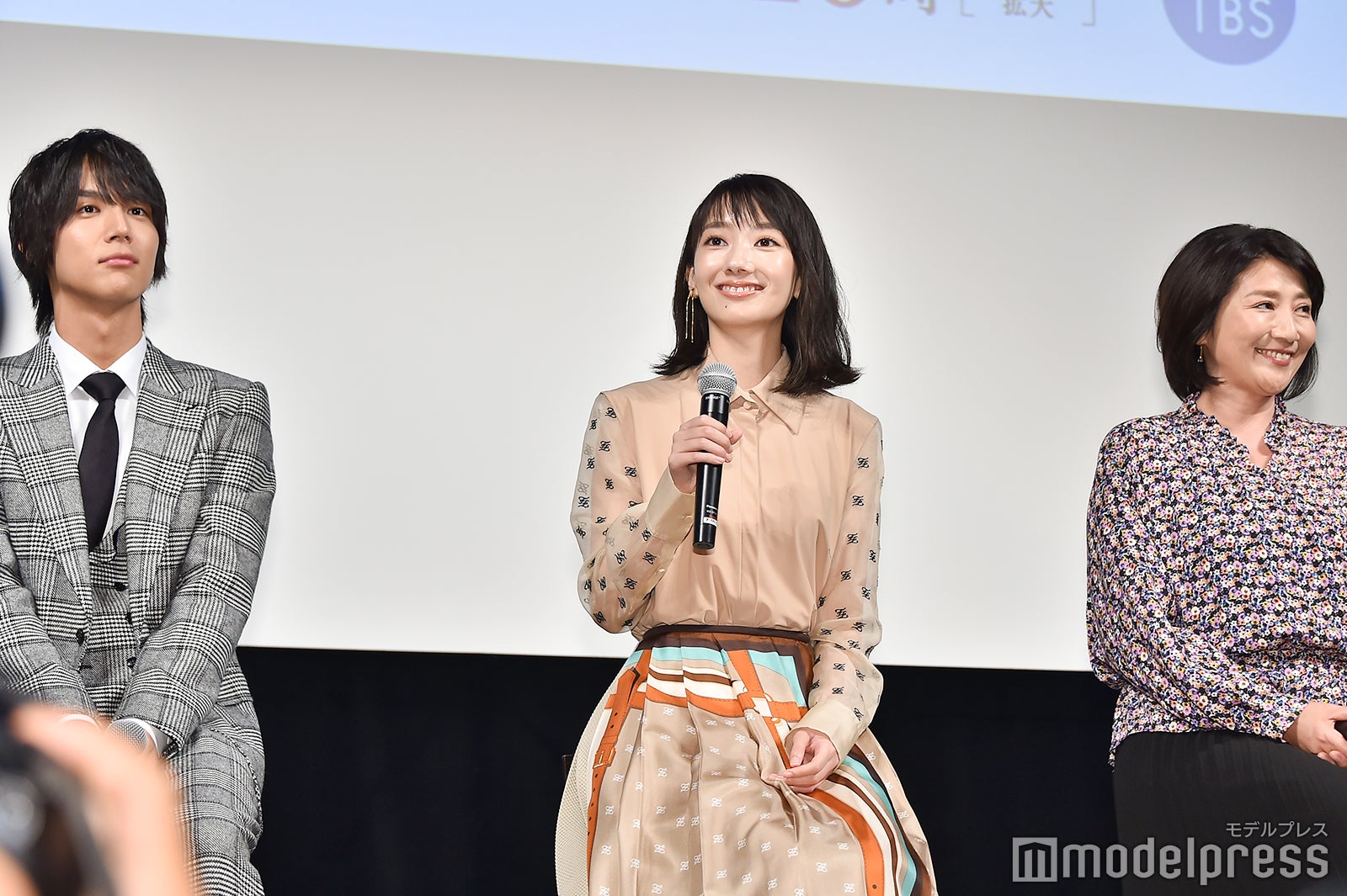 中川大志、波瑠、松下由樹 （C）モデルプレス