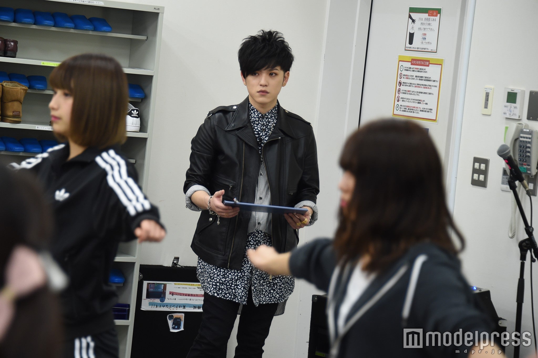 AAA末吉秀太が「女子高生ミスコン2015」をサプライズ訪問（C）モデルプレス