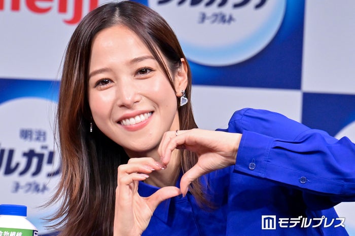 1児の母・鷲見玲奈、娘と浴衣姿で花火大会満喫「素敵な思い出」「可愛すぎる親子」と絶賛の声
