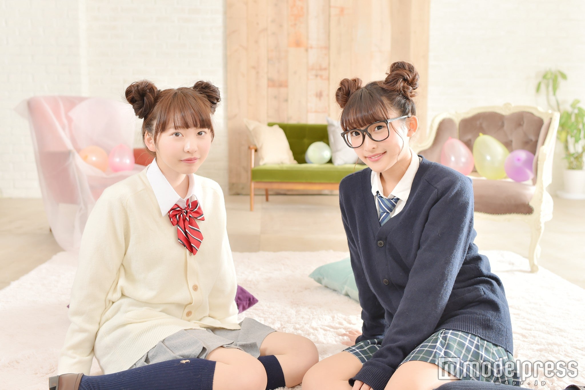 まこみな／（左から）まこ、みなみ／（C）モデルプレス