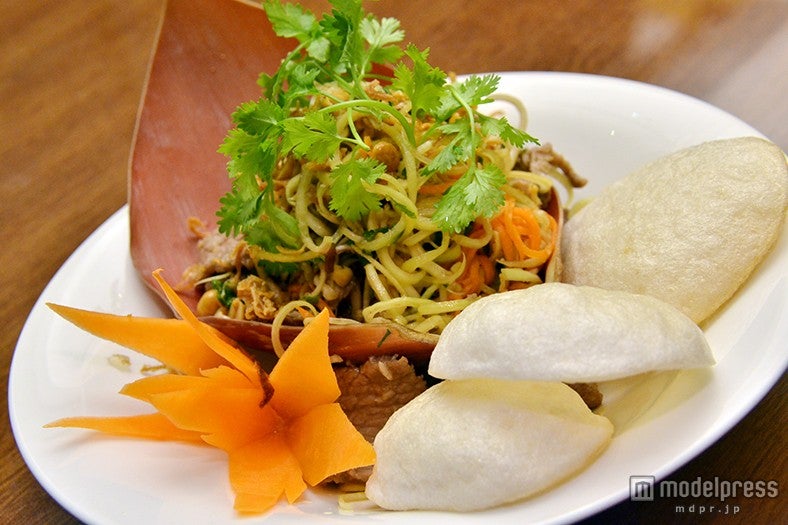 牛肉がアクセントのサラダ「Banana Flower Salad with Beef」