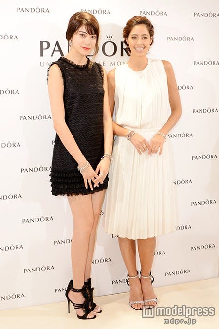 (左から)森星、森泉