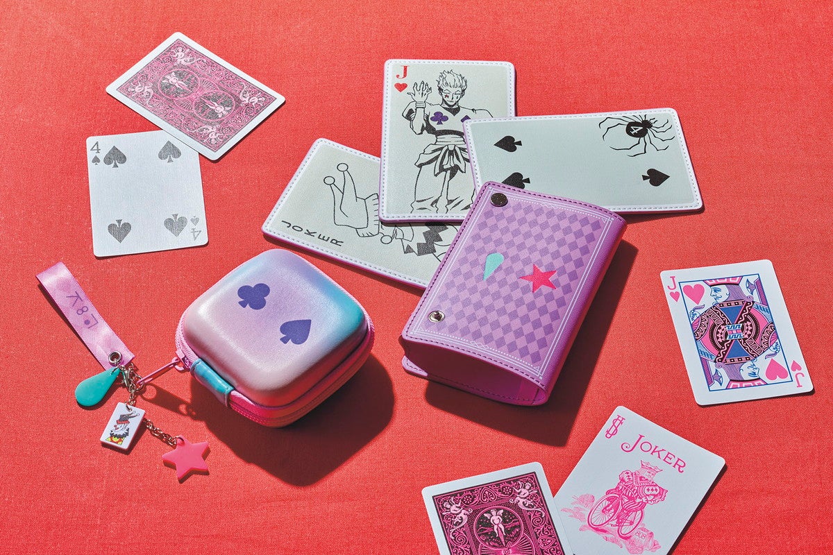 左から：イヤホンポーチ、パスケース／画像提供：ユニバーサル・スタジオ・ジャパン