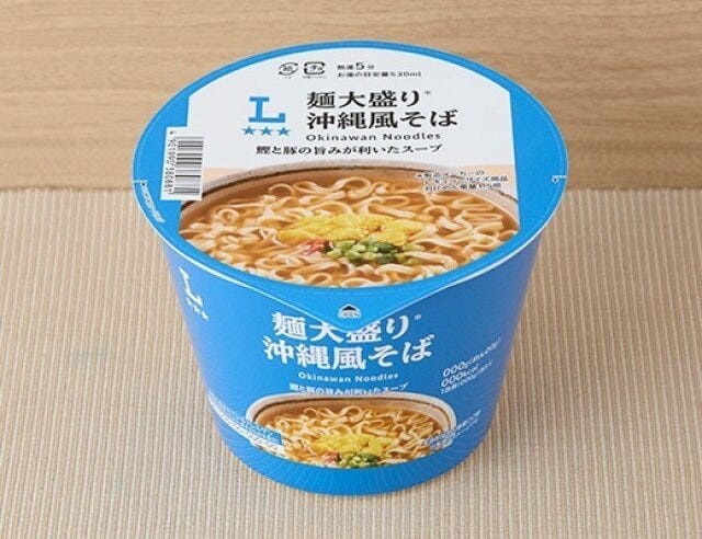 ローソン　麺大盛り　沖縄風そば