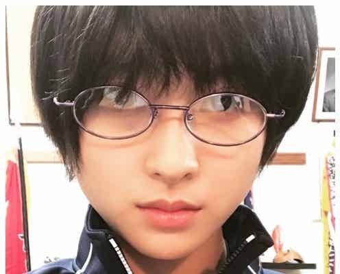 土屋太鳳、ベリーショート&メガネの変装姿に「イケメン」「美形際立つ」とファン興奮