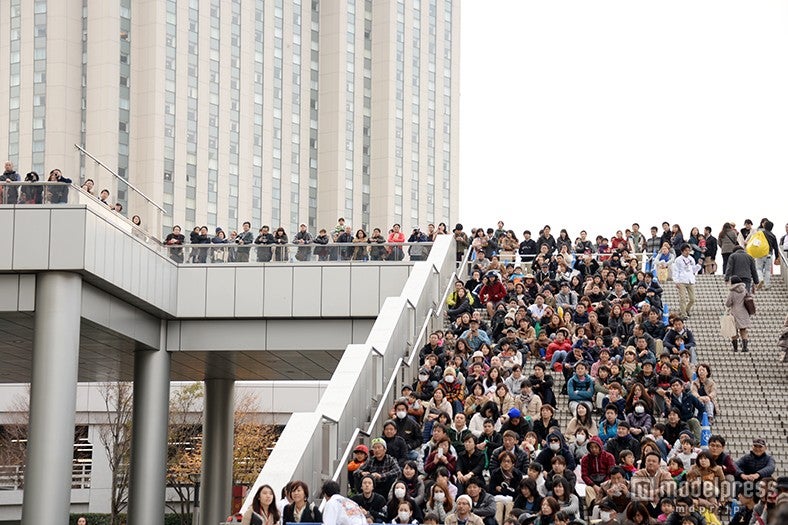 FMXのパフォーマンスをひと目見ようと集まった観客