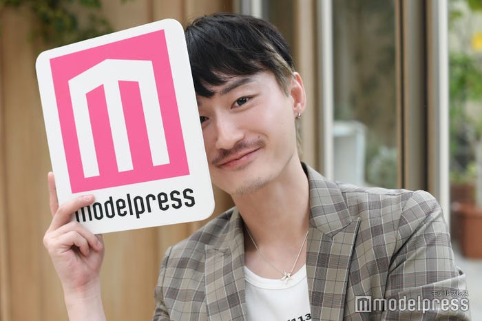 “ゲンセイ限定”ポーズ(C)モデルプレス