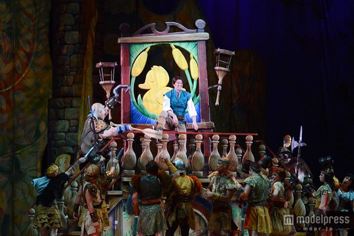 「ディズニー・オン・アイス」荒くれ者の酒場のシーン