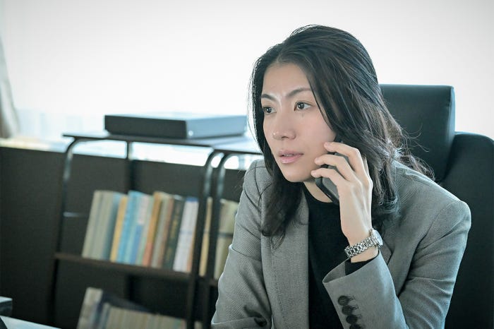 瀧内公美「クジャクのダンス、誰が見た?」第4話(C)TBS