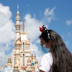 香港ディズニー、25日に営業再開 人数制限しマスク義務付け