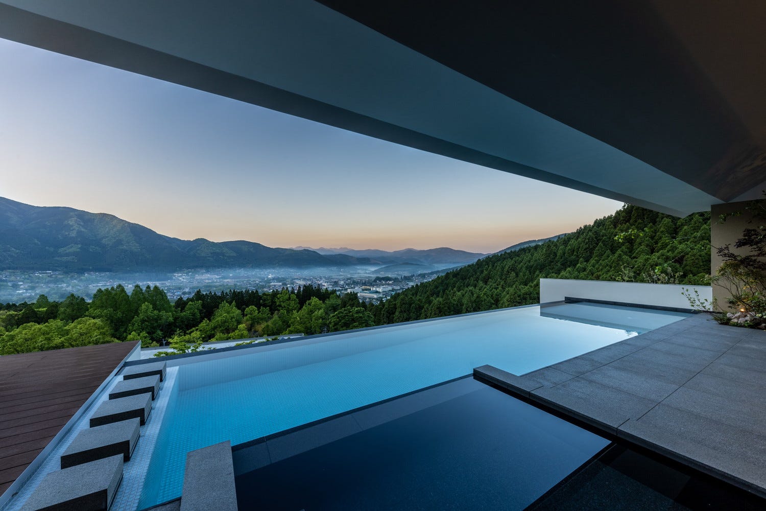 大分・由布院「ENOWA」雄大な自然に囲まれる滞在・食体験、絶景サウナも楽しめるオーベルジュ