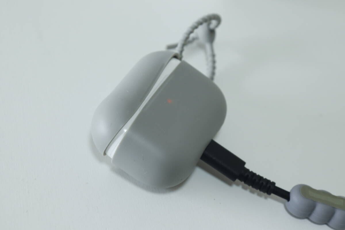ダイソーのシリコーンケース（AirPods