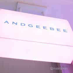 店頭の看板「ANDGEEBEE」ラフォーレ原宿店（C）モデルプレス