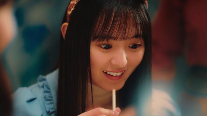 遠藤さくら/新CM「東京ディズニーシー20周年記念カード」篇より(C)Disney