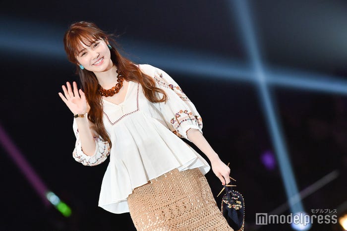 加藤史帆(C)モデルプレス