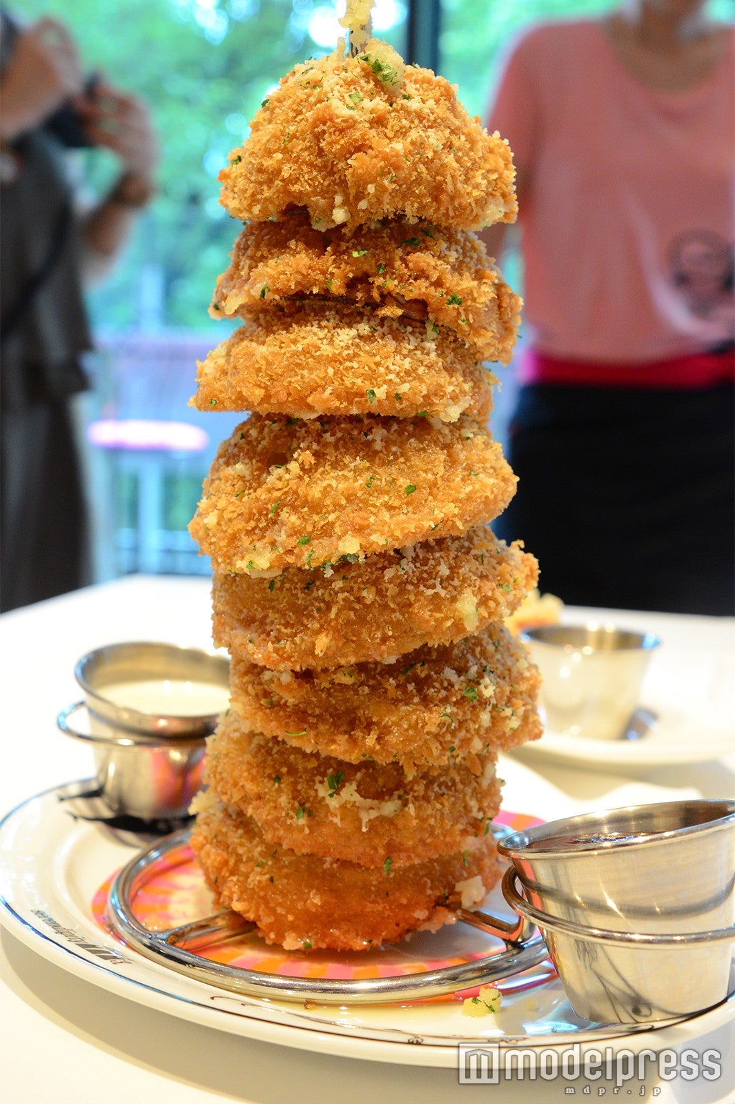 セレンディピティスリー（C）モデルプレス