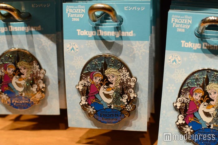 ピンバッジ¥1000(C)モデルプレス