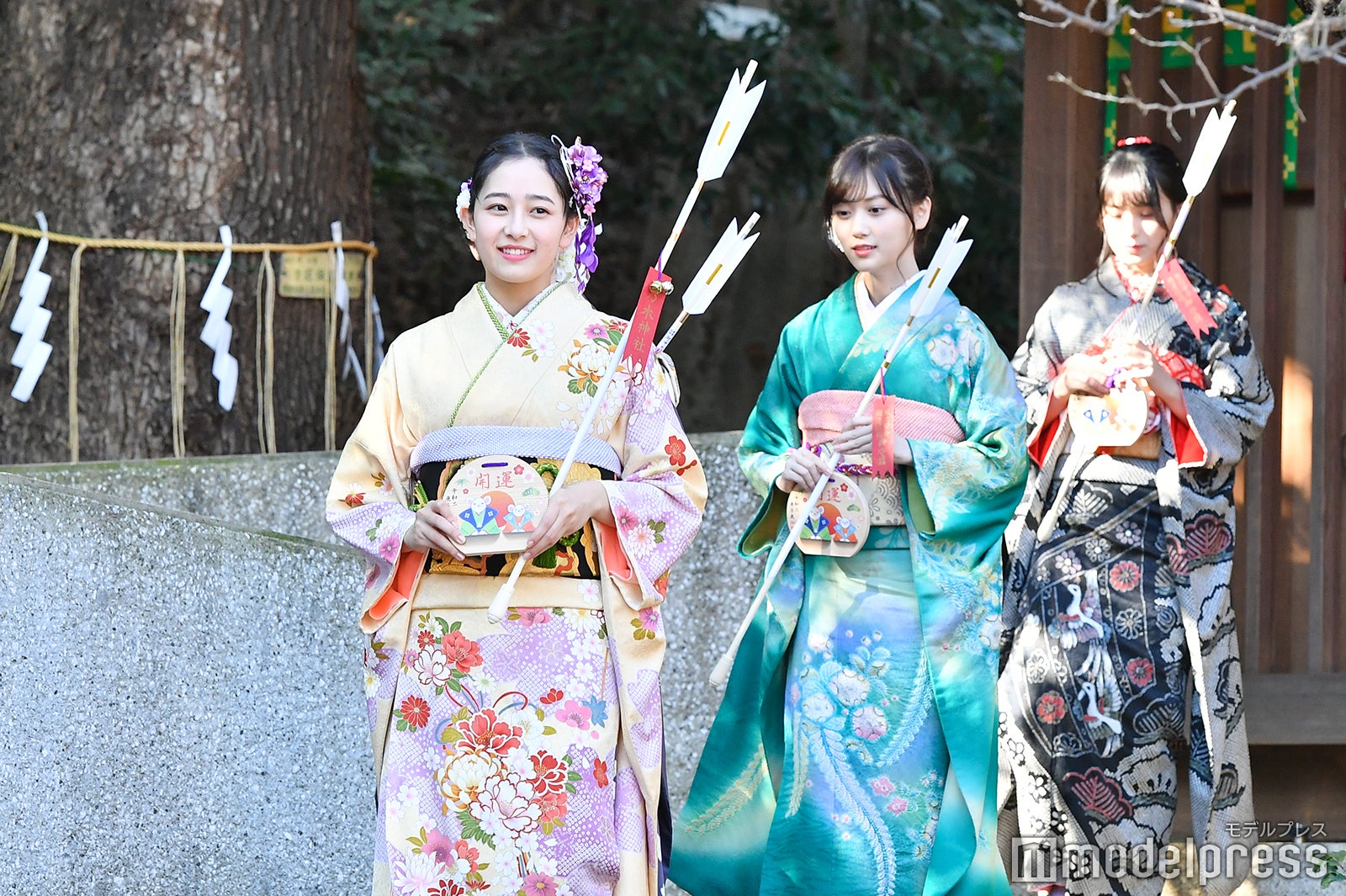 向井葉月、山下美月、大園桃子（C）モデルプレス