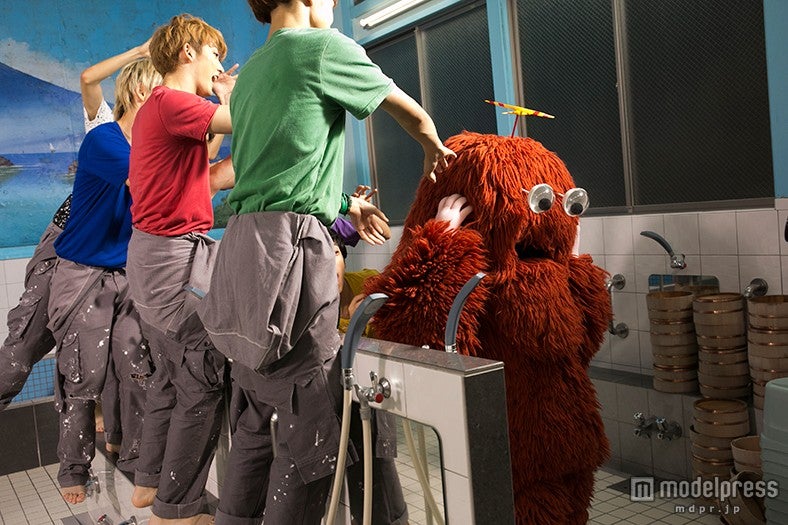 超特急がガチャピン、ムックと共演