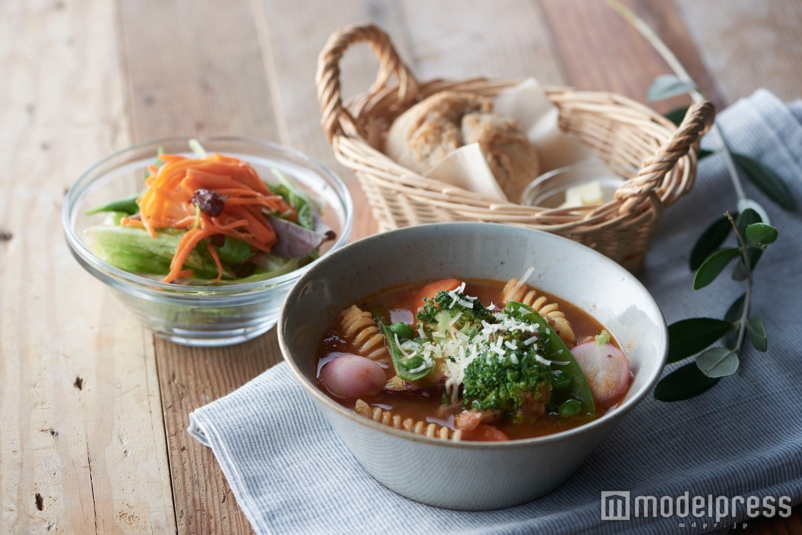 ごろごろ野菜のミールトマトスープ（サラダ付き）￥1.030／画像提供：カフェ・カンパニー