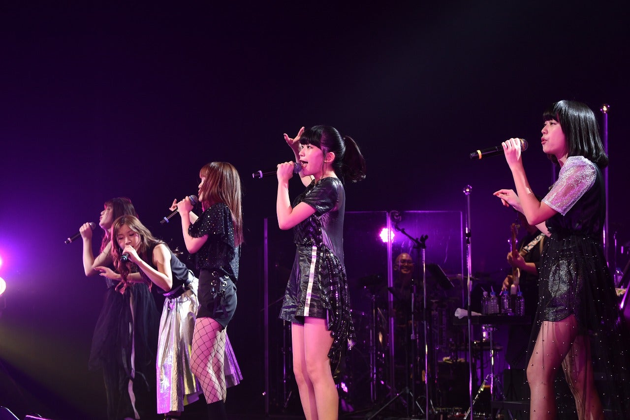 Little Glee Monster、会場中から「紅白おめでとう」が沸き起こる　激動の1年を歌声に込めて…＜秋ツアー千秋楽／セットリスト＞